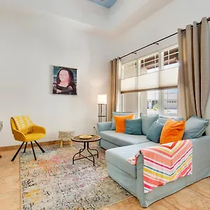 https://a-beautiful-desert-escape-with-everything-you-need.palm-springs-ca-hotels.com