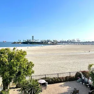 https://beautiful-bright-condo-steps-away-from-the-beach.topanaheimhotels.com